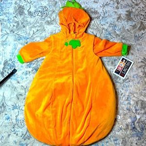 Hallow’s Eve baby pumpkin cozy vest- NWT